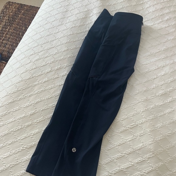 Lululemon Invigorate High-Rise Crop 23" navy blue. Size 8 (tag is ripped out). - Picture 3 of 7